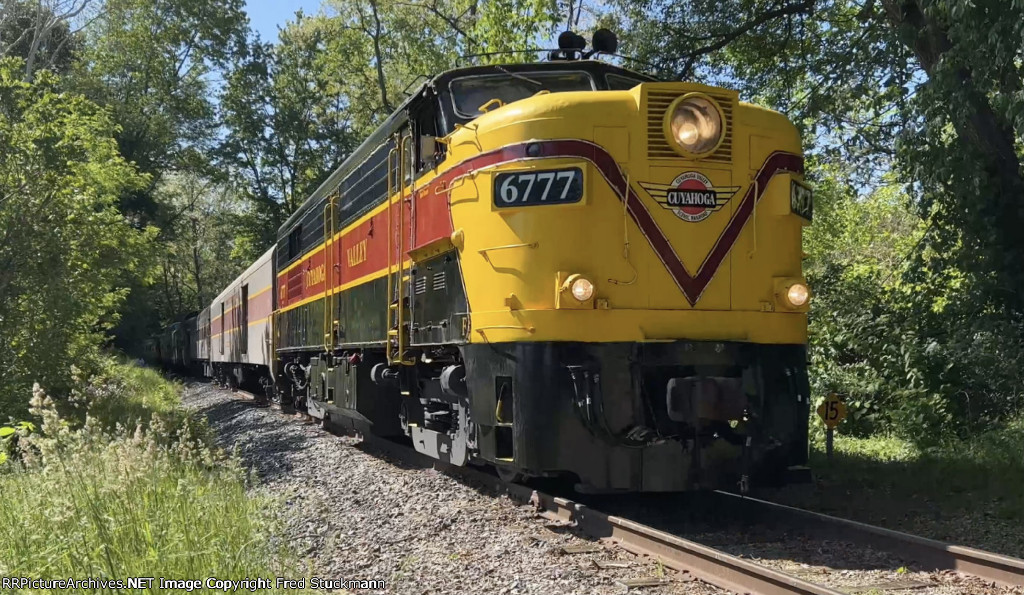 CVSR 6777 now leads train 12 northbound at Hickory St.